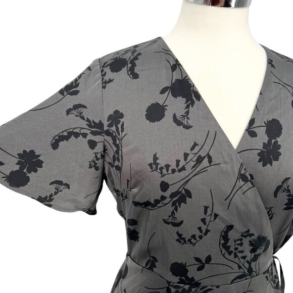 41 Hawthorn Floral Wrap Dress Satin Short Sleeve Gray Black Size MP NWT - Picture 2 of 12